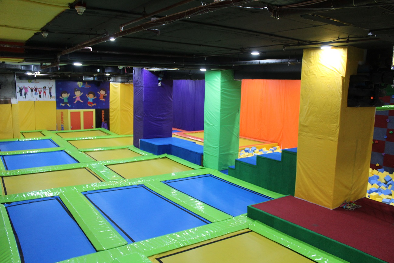 SkyJumper Dodgeball Game