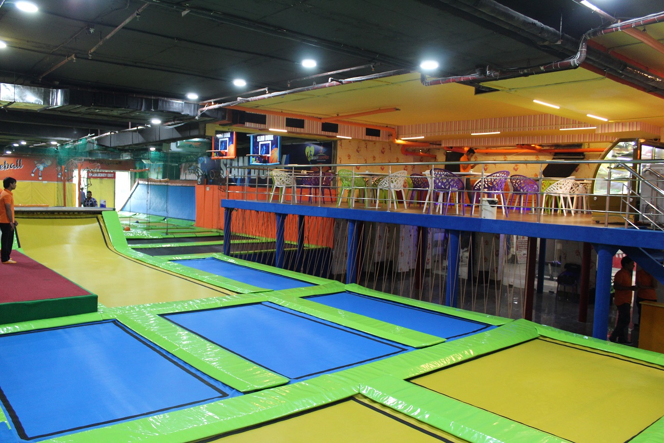 SkyJumper Dodgeball Game