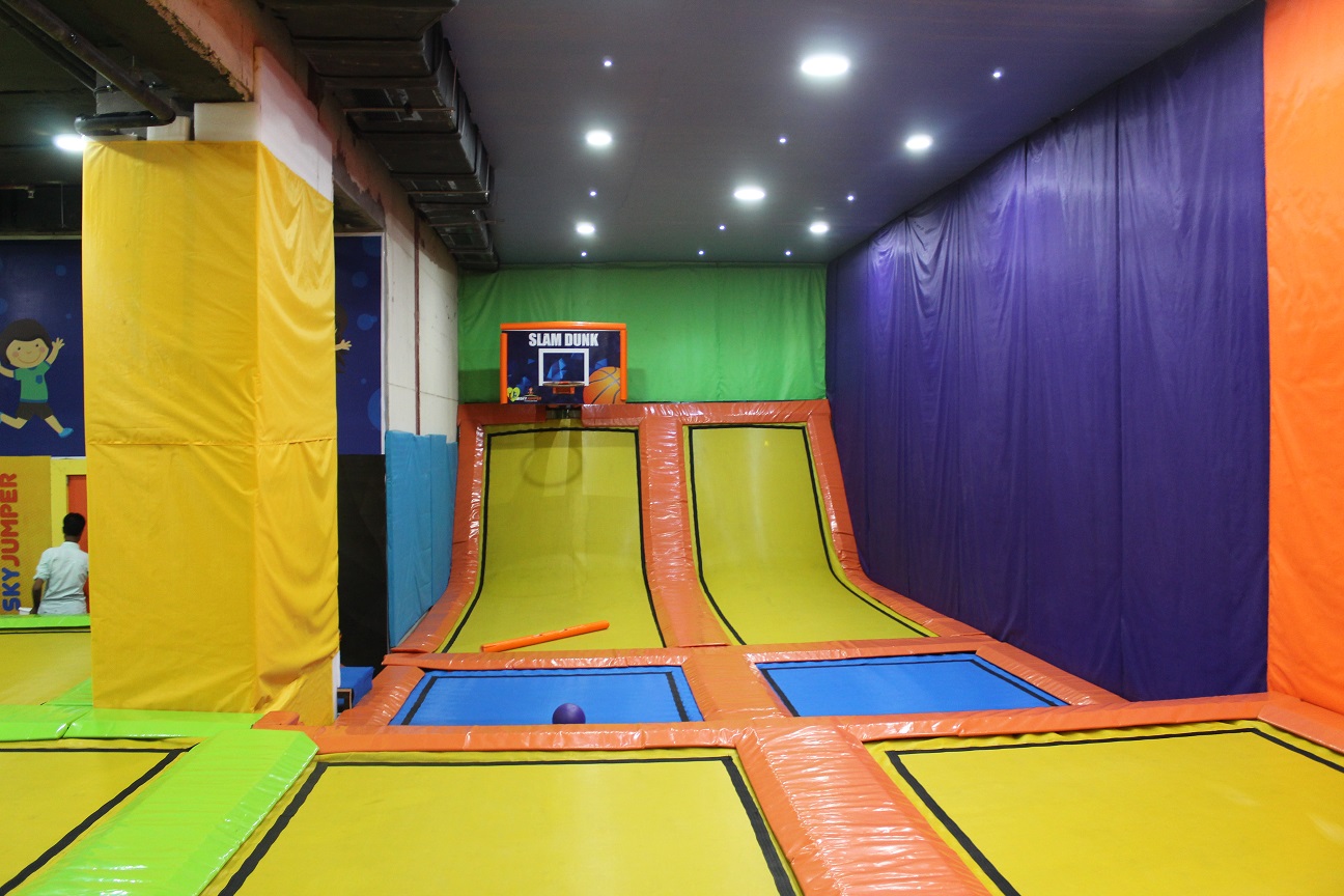 SkyJumper Dodgeball Game