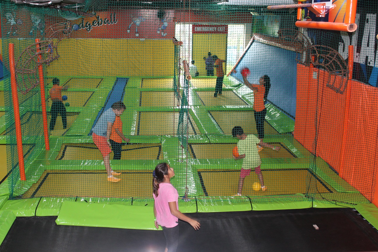 SkyJumper Dodgeball Game